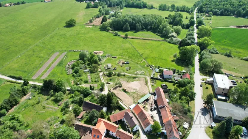Prodej pozemku pro bydlení, Dolní Třebonín - Záluží, 1929 m2