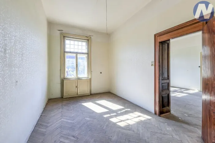 Prodej komerční nemovitosti, Holoubkov, 812 m2