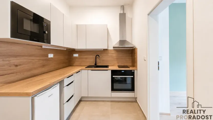 Pronájem bytu 1+kk, Praha - Žižkov, Milíčova, 34 m2