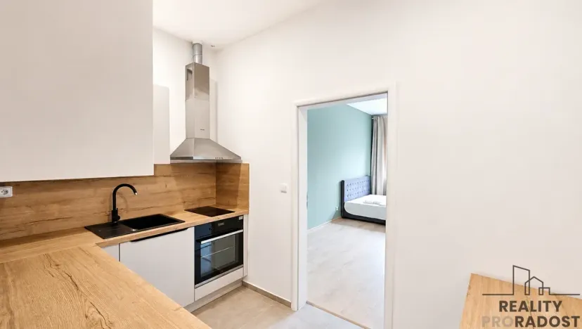 Pronájem bytu 1+kk, Praha - Žižkov, Milíčova, 34 m2