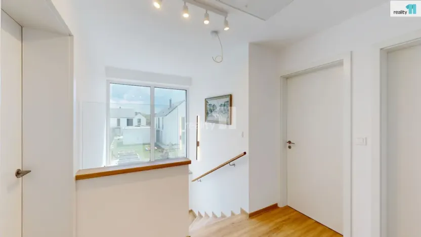 Prodej rodinného domu, Veleň, U Sluh, 150 m2