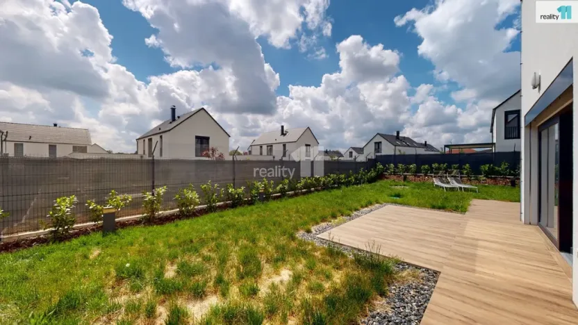Prodej rodinného domu, Veleň, U Sluh, 150 m2