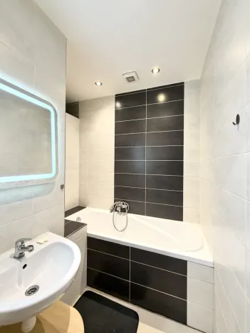 Pronájem bytu 2+1, Jablonec nad Nisou, Budovatelů, 60 m2
