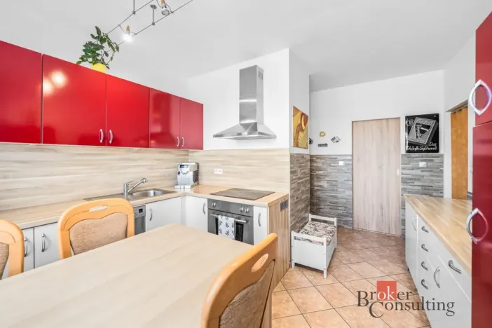 Prodej bytu 3+1, Holýšov, Pod Makovým vrchem, 67 m2