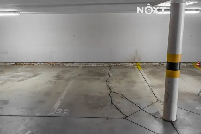 Prodej podílu garážového stání, Brno, Högrova, 11 m2