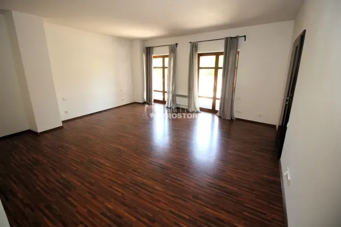 Pronájem bytu 1+kk, Mělník, náměstí Míru, 42 m2