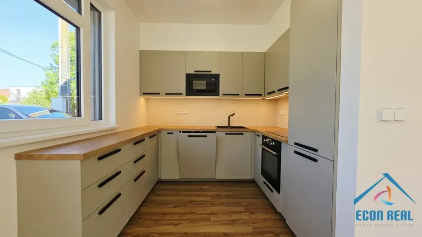Pronájem kanceláře, Herink, U Kovárny, 92 m2