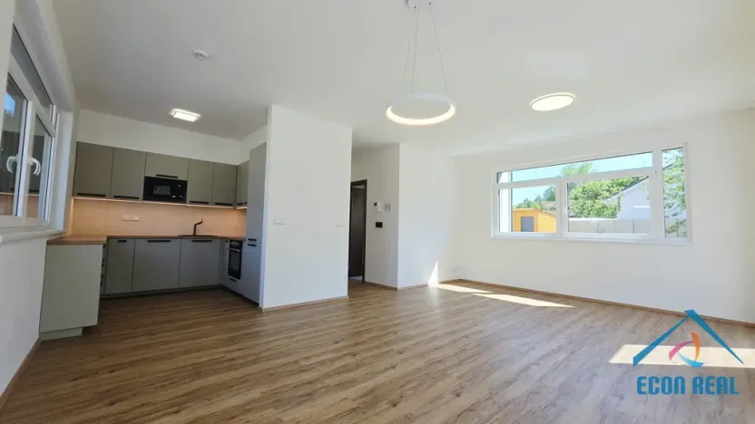 Pronájem kanceláře, Herink, U Kovárny, 92 m2