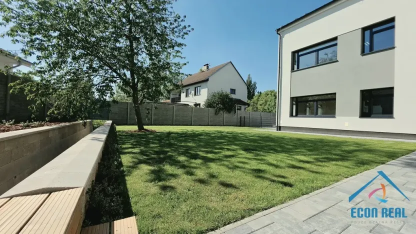 Pronájem kanceláře, Herink, U Kovárny, 92 m2