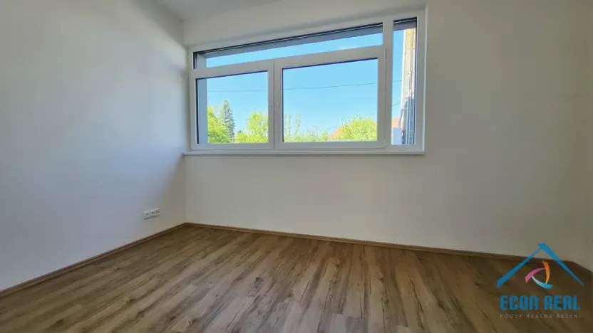 Pronájem kanceláře, Herink, U Kovárny, 92 m2