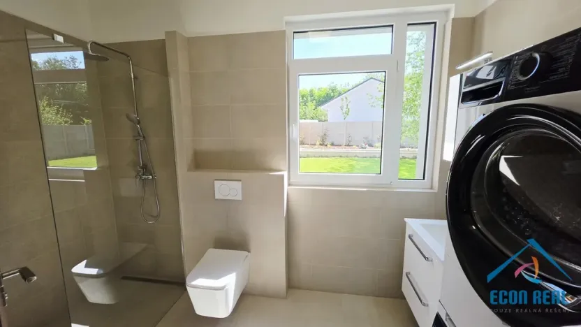 Pronájem kanceláře, Herink, U Kovárny, 92 m2