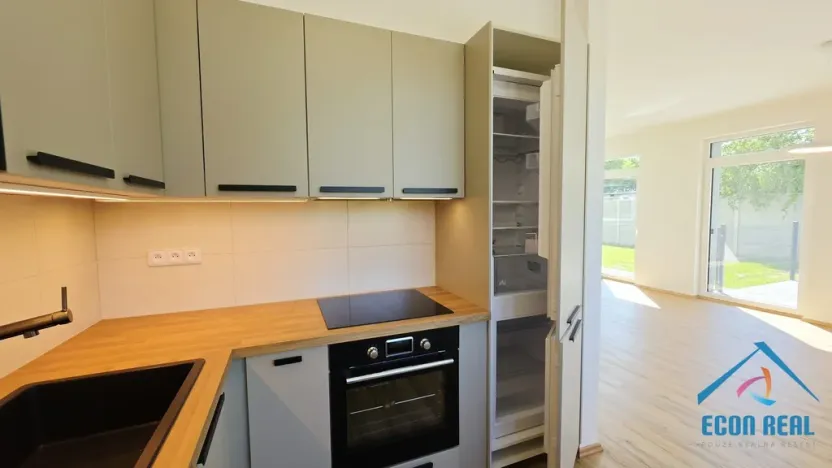 Pronájem kanceláře, Herink, U Kovárny, 92 m2