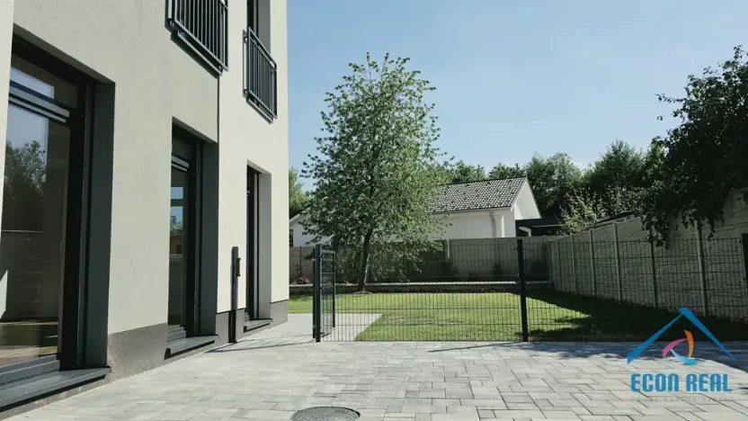 Pronájem kanceláře, Herink, U Kovárny, 92 m2