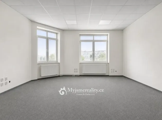 Pronájem kanceláře, Znojmo, Bezručova, 65 m2
