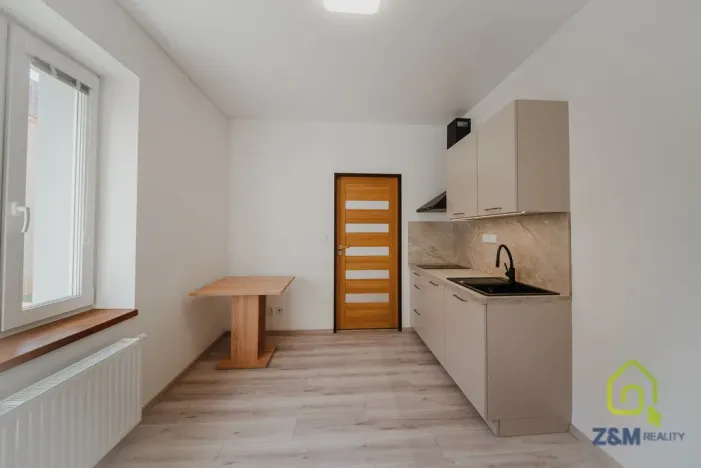 Prodej bytu 1+1, Dalovice, Májová, 30 m2
