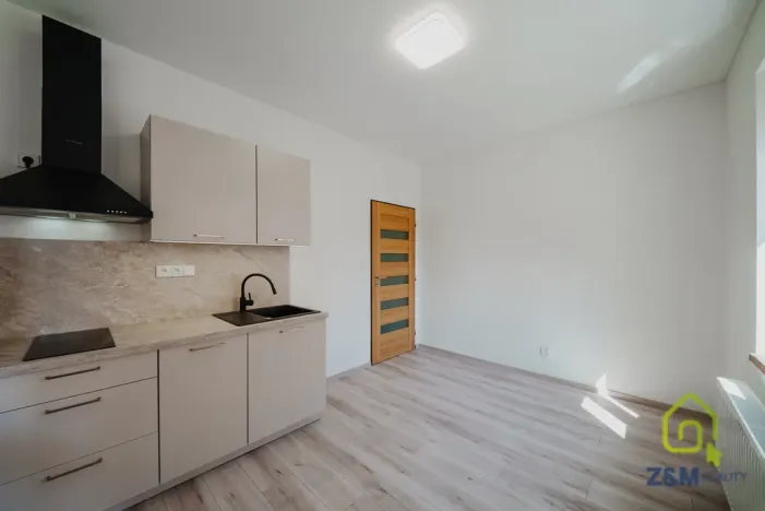 Prodej bytu 1+1, Dalovice, Májová, 30 m2