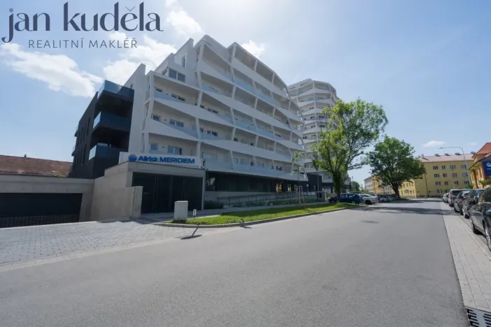 Pronájem bytu 1+kk, Brno, Komárovská, 33 m2