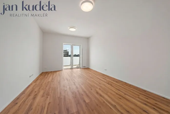 Pronájem bytu 1+kk, Brno, Komárovská, 33 m2