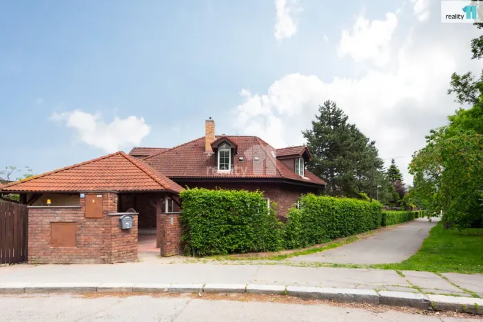 Prodej rodinného domu, Praha - Lhotka, Vzdušná, 420 m2