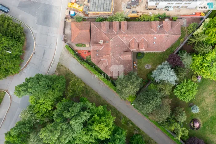 Prodej rodinného domu, Praha - Lhotka, Vzdušná, 420 m2
