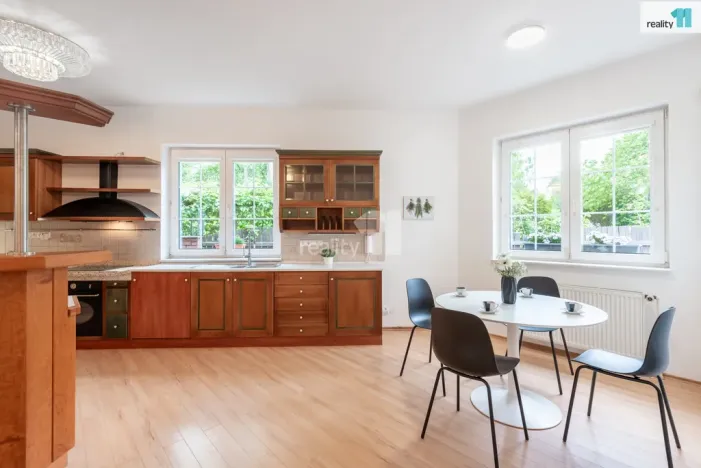 Prodej rodinného domu, Praha - Lhotka, Vzdušná, 420 m2