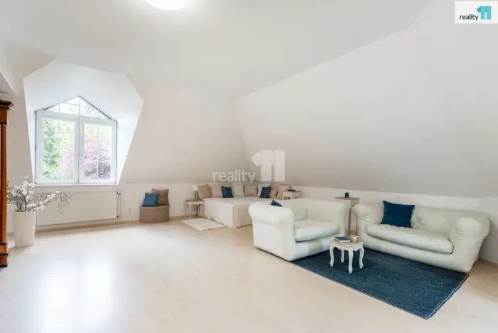 Prodej rodinného domu, Praha - Lhotka, Vzdušná, 420 m2