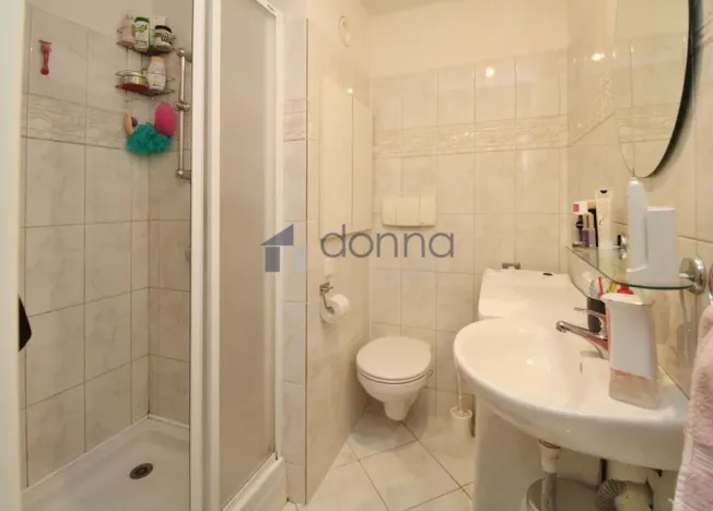 Pronájem bytu 1+kk, Praha, Hvězdova, 38 m2