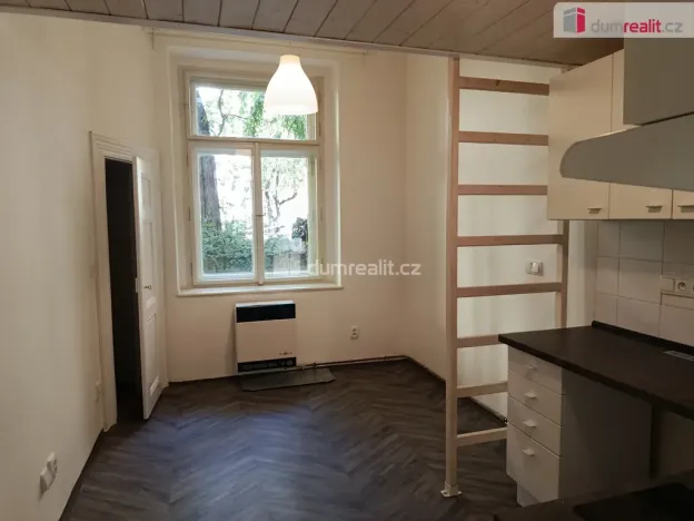 Pronájem bytu 1+kk, Praha - Vršovice, Na spojce, 19 m2