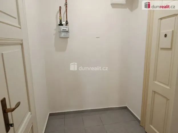 Pronájem bytu 1+kk, Praha - Vršovice, Na spojce, 19 m2