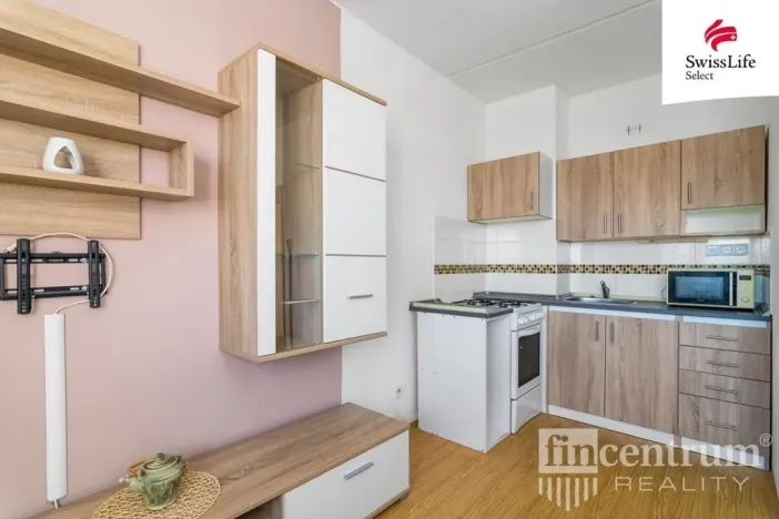 Pronájem bytu 2+kk, Pardubice, nábřeží Závodu míru, 42 m2