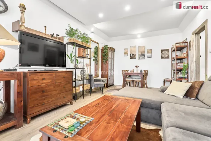 Prodej bytu 2+kk, Karlovy Vary, Charkovská, 48 m2