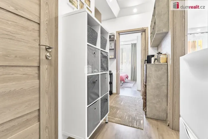 Prodej bytu 2+kk, Karlovy Vary, Charkovská, 48 m2