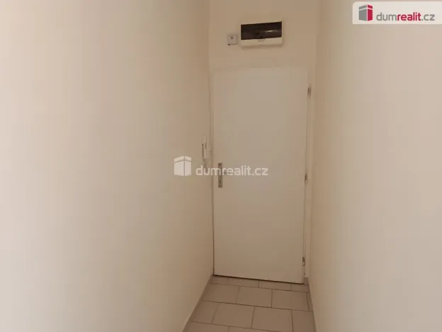 Pronájem bytu 1+kk, Praha - Strašnice, Za poštou, 28 m2