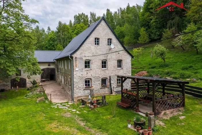 Prodej rodinného domu, Libouchec - Čermná, 176 m2