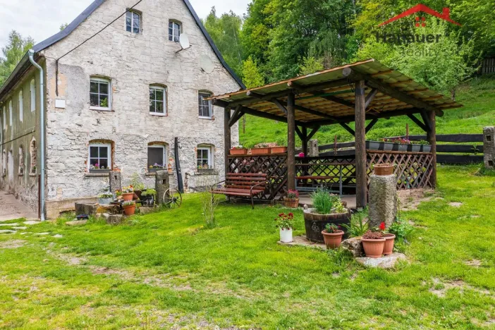 Prodej rodinného domu, Libouchec - Čermná, 176 m2