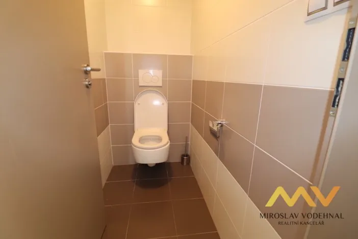 Pronájem bytu 2+kk, Hradec Králové - Třebeš, Pod Svahem, 62 m2