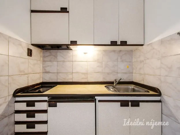 Pronájem bytu 2+1, Praha - Střešovice, Na Hubálce, 43 m2