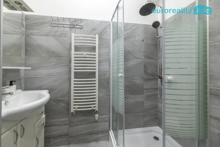Prodej bytu 2+kk, Karlovy Vary, Moskevská, 47 m2