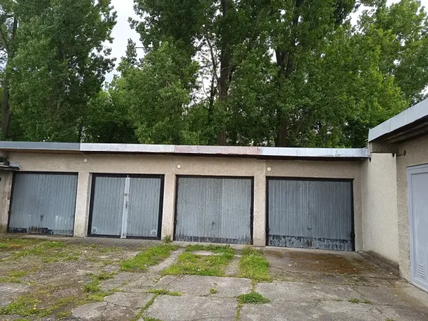 Pronájem garáže, Hulín, Družba, 20 m2