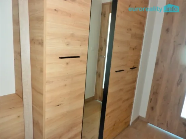 Pronájem bytu 1+kk, Praha - Řeporyje, Jáchymovská, 30 m2