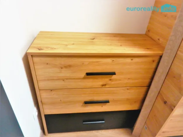 Pronájem bytu 1+kk, Praha - Řeporyje, Jáchymovská, 30 m2