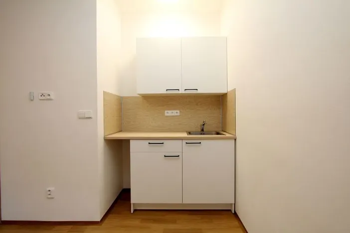 Pronájem bytu 1+kk, Pardubice - Rosice, generála Svobody, 27 m2