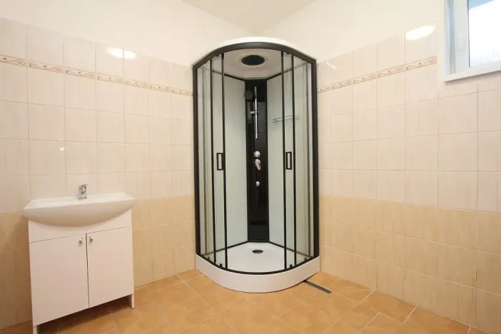 Pronájem bytu 1+kk, Pardubice - Rosice, generála Svobody, 27 m2