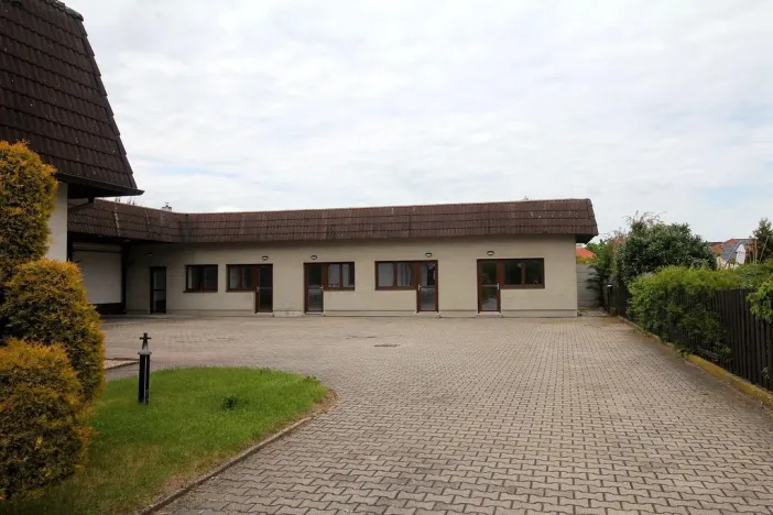 Pronájem bytu 1+kk, Pardubice - Rosice, generála Svobody, 27 m2