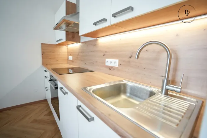Pronájem bytu 2+kk, Praha - Bubeneč, Terronská, 63 m2