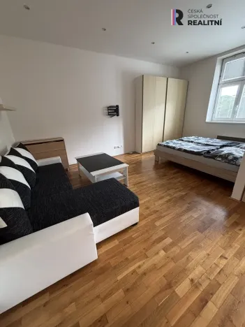 Pronájem bytu 1+kk, Praha - Nusle, Jaurisova, 35 m2