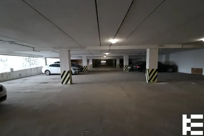 Prodej garážového stání, Praha - Modřany, K otočce, 801 m2