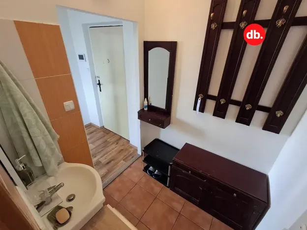 Pronájem bytu 2+1, Karlovy Vary, Krymská, 51 m2
