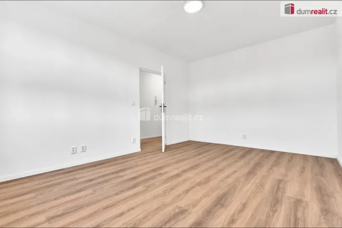 Prodej bytu 1+1, Karlovy Vary - Rybáře, Požární, 35 m2