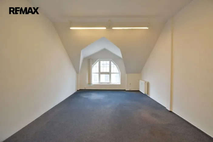 Pronájem kanceláře, Hradec Králové, Československé armády, 100 m2